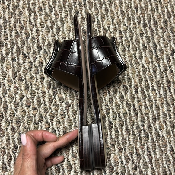 Ann Taylor Sutton Croc Buckle Slide size 6 - Picture 6 of 7